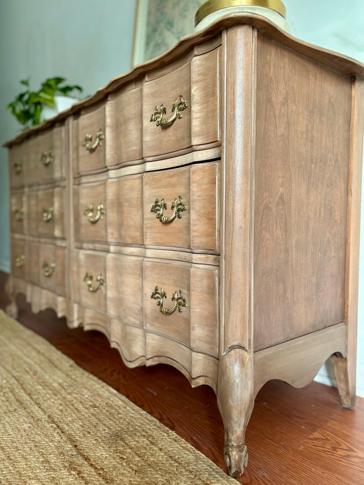 Ardenbrook 6 Drawer Dresser